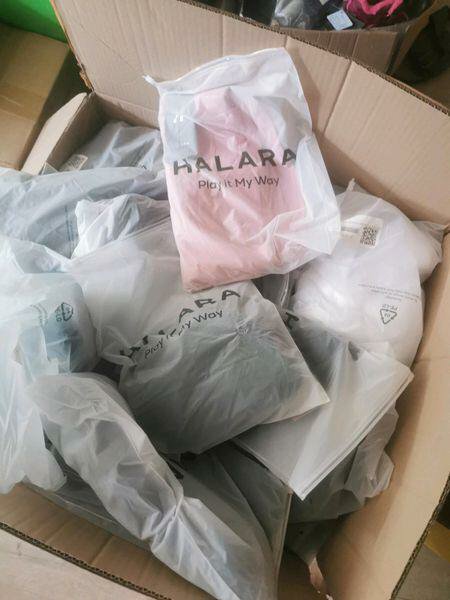 Palettes de vêtements Halara et Lacoste