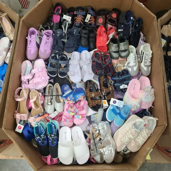 Palette Chaussures de Marques : baskets enfants. – Image 3