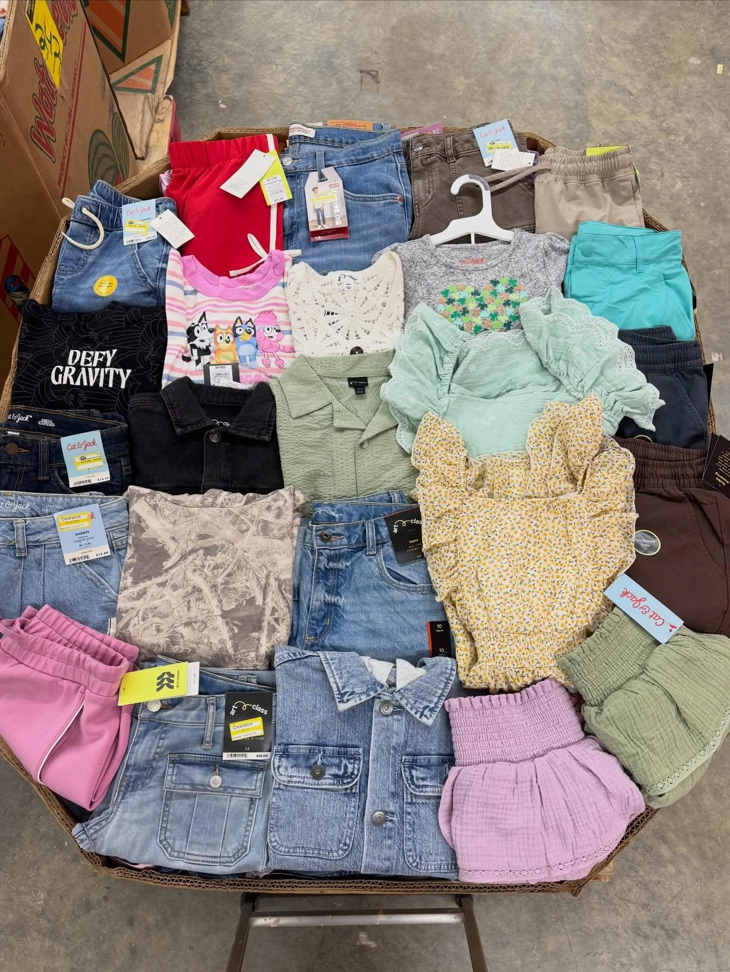 Palettes de vêtements enfants – Image 7