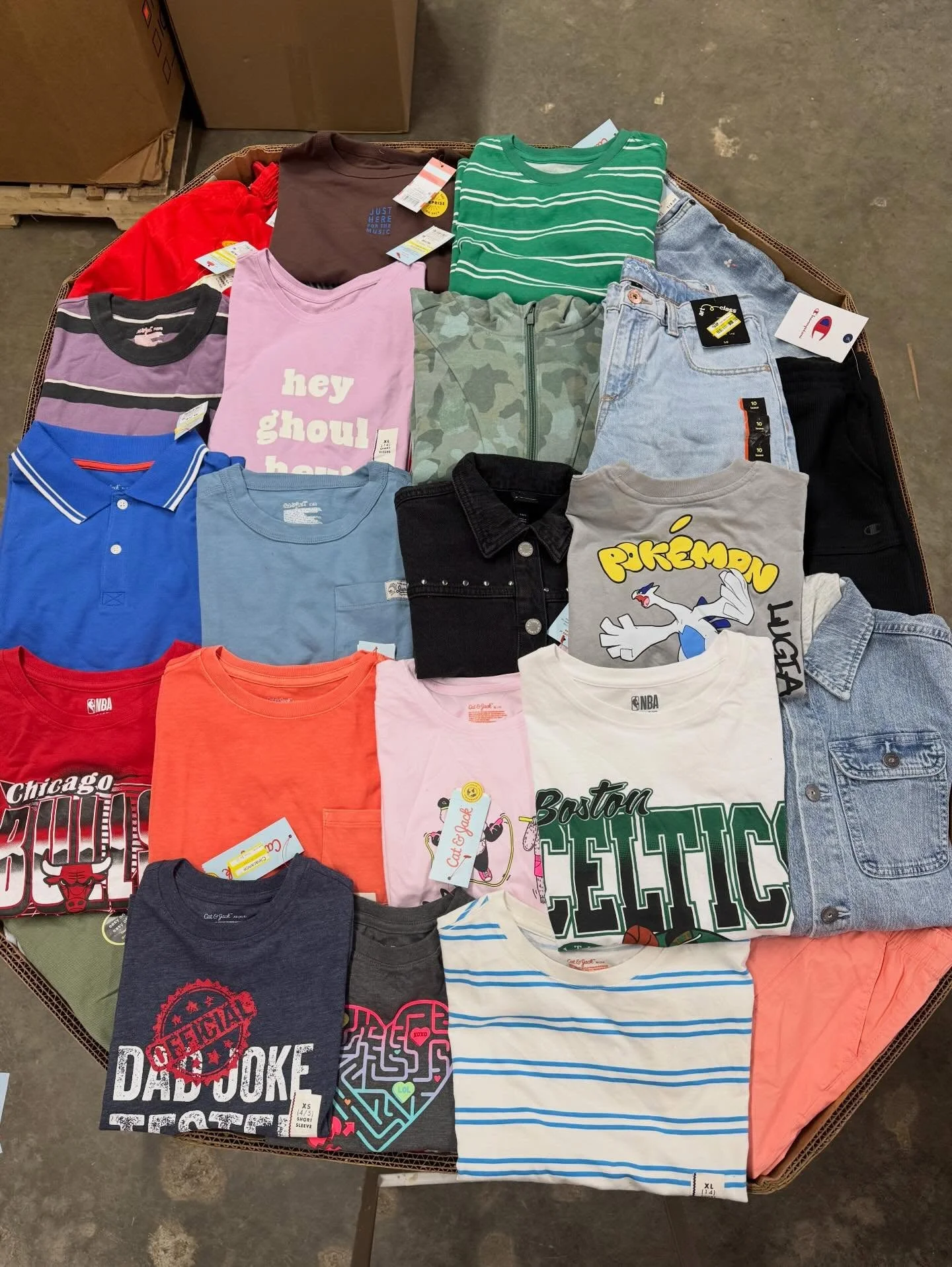 Palettes de vêtements enfants