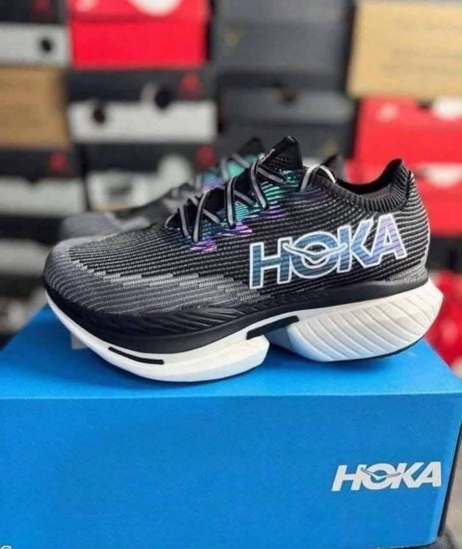 Chaussures Hoka (250 paires) – Image 16