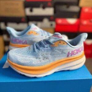 Chaussures Hoka (250 paires)