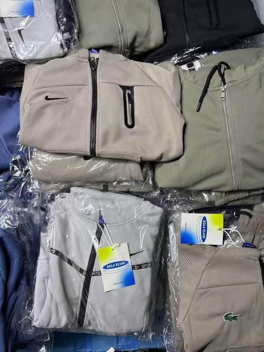 Palette Sweats avec Capuche de Marques – 300 pièces – Image 5