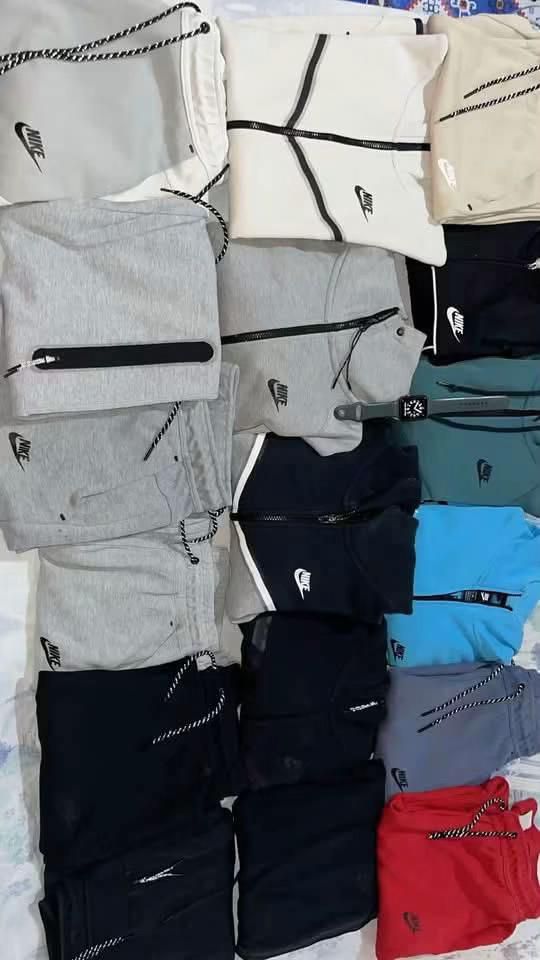 Palette Sweats avec Capuche de Marques – 300 pièces – Image 8