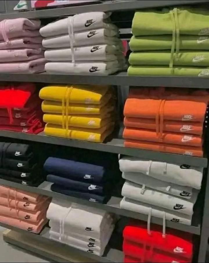 Palette Sweats avec Capuche de Marques – 300 pièces – Image 3