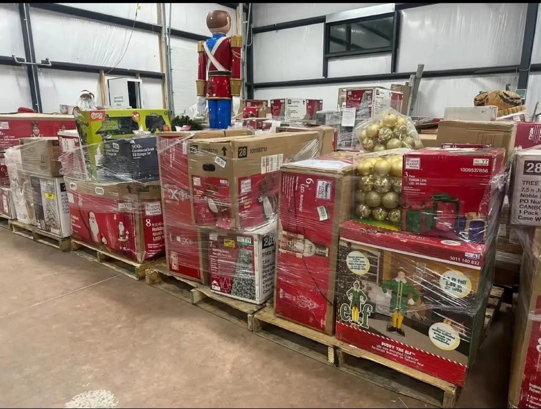 Palette de Noël en Gros – 400 pièces par palette Palette de Noël en Gros – 400 pièces par palette