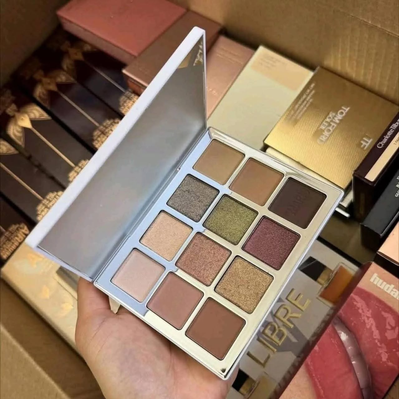 Palette Maquillage de Grandes Marques – 1000 pièces Palette Maquillage de Grandes Marques – 1000 pièces – Image 3