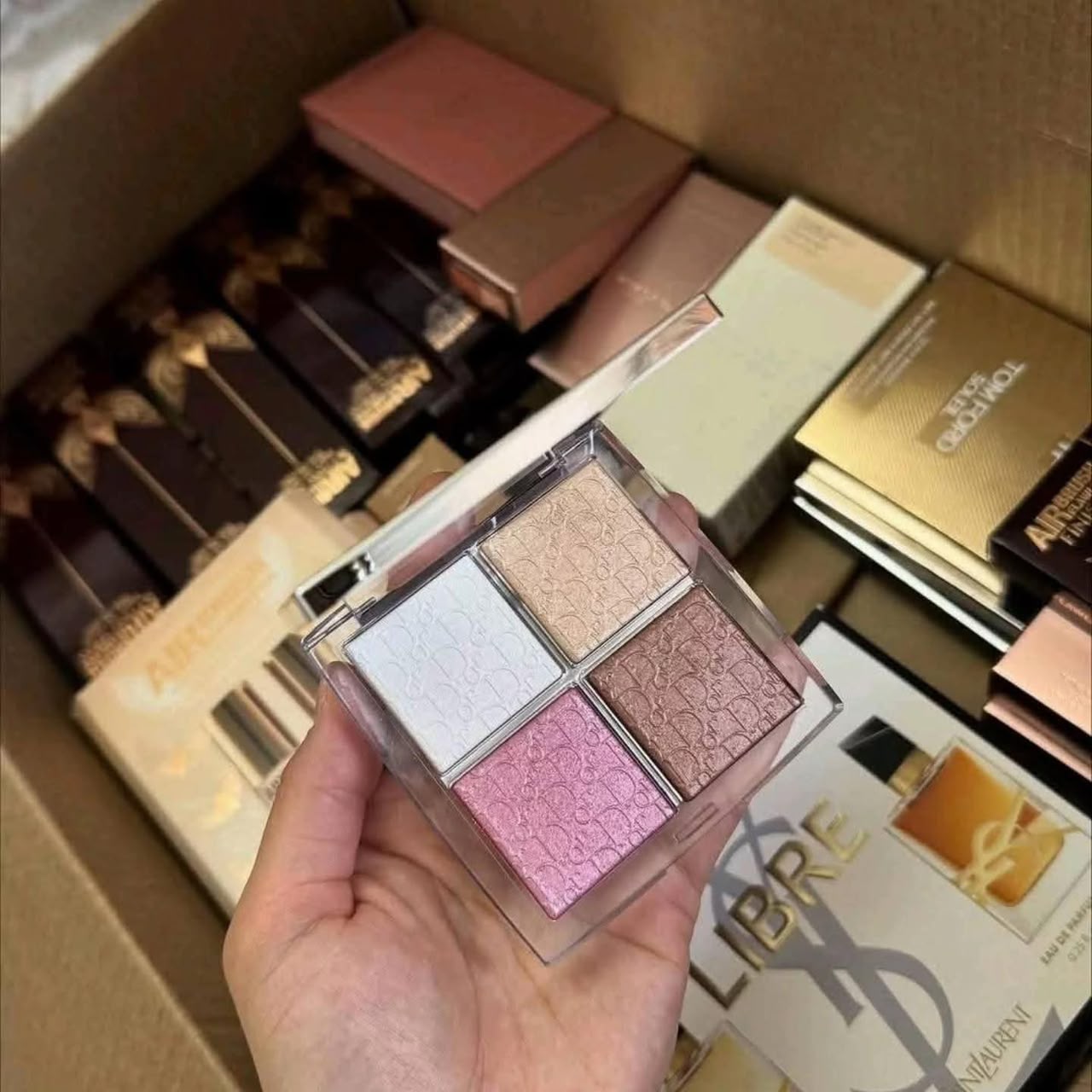 Palette Maquillage de Grandes Marques – 1000 pièces Palette Maquillage de Grandes Marques – 1000 pièces