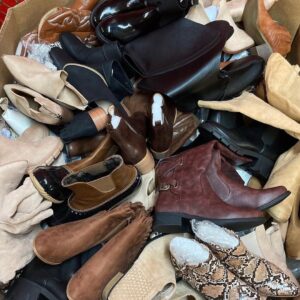 Palette Chaussures d’Hiver pour Femmes – 100 à 150 paires