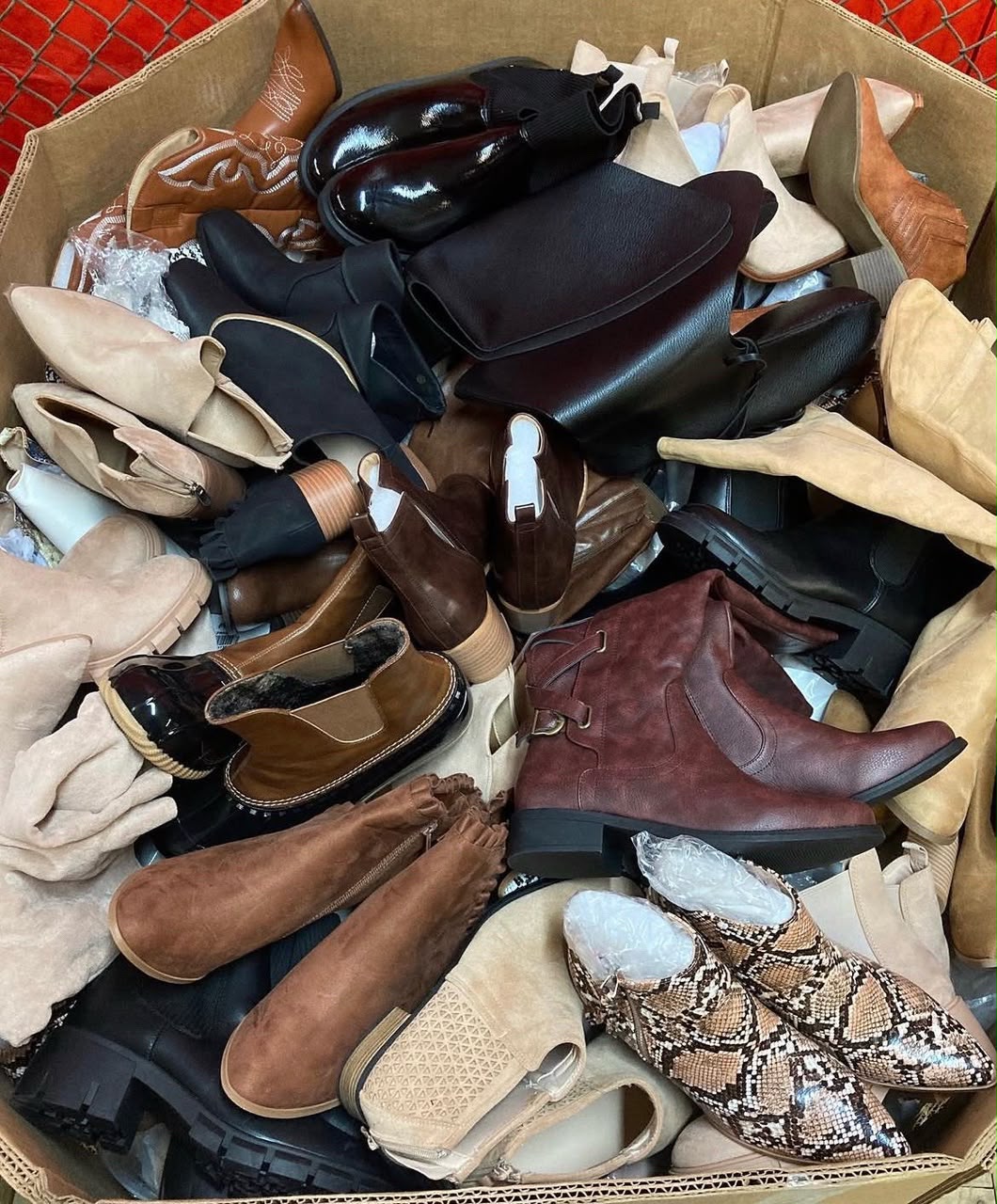 Palette Chaussures d’Hiver pour Femmes – 100 à 150 paires Palette Chaussures d’Hiver pour Femmes – 100 à 150 paires